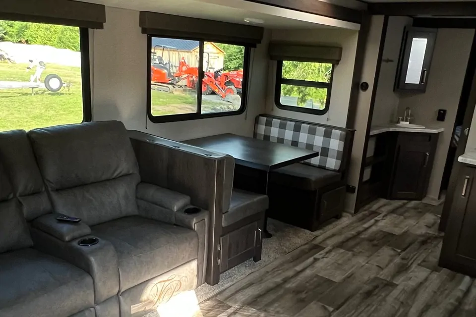 Brandon’s  2022 Grand Design Transcend Xplor 321BH   in Oxford-Mills, Ontario