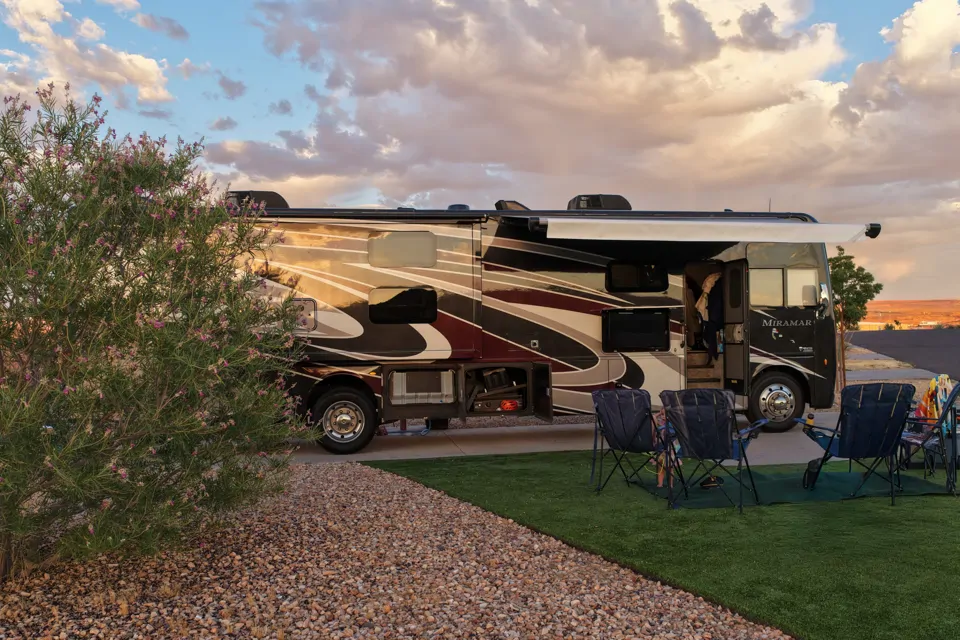 2022 Thor Motor Coach Miramar 37.1