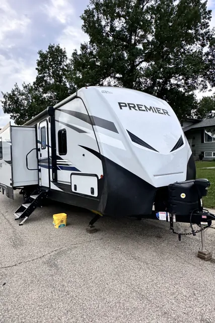 2021 Keystone 2021 Keystone Premier 24RKPR