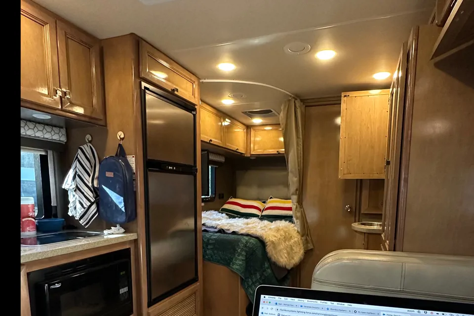 Like New Luxury RV - Adventure With Style! 19 MPG à Winters, California