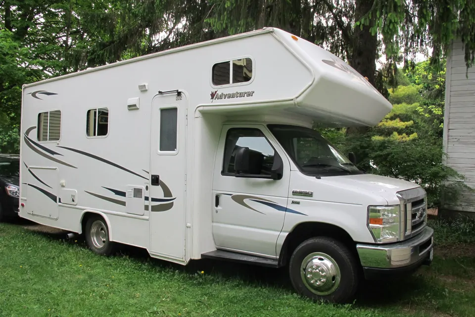 2011 Adventurer Manufacturing 2011 ADVENTURER 220 RB
