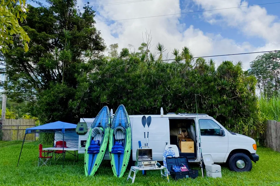 Jonas' Tiki Van in Keaau, Hawaii