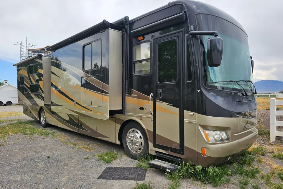 2014 Forest River Berkshire BH390