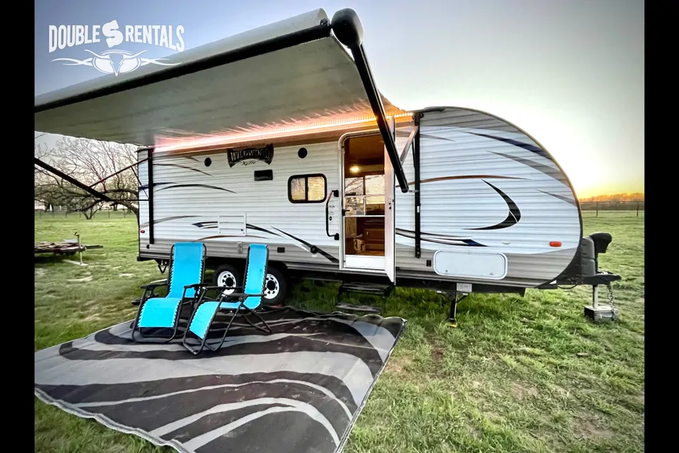 2017 Forest River Wildwood X-Lite 230BHXL