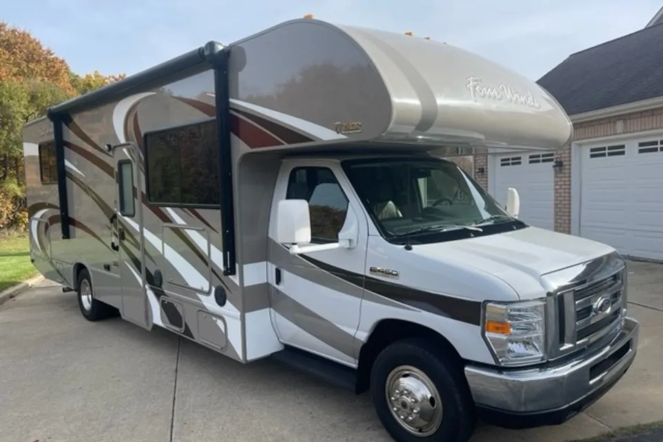 2016 Thor Motor Coach FOUR WINDS 28Z