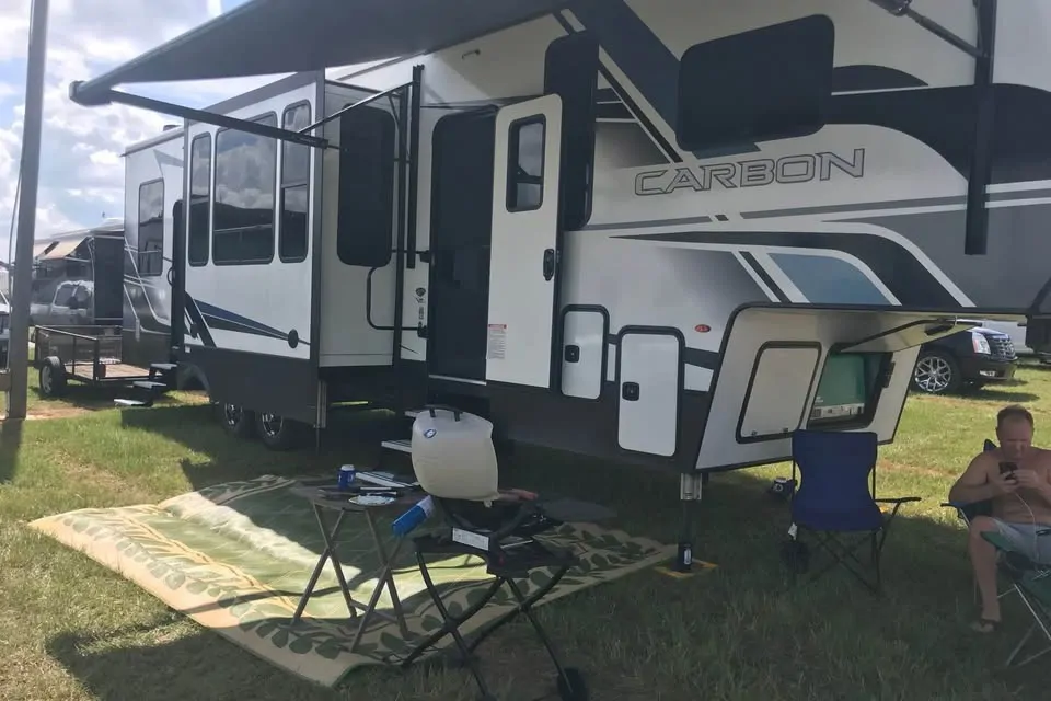 2022 Keystone Carbon 358