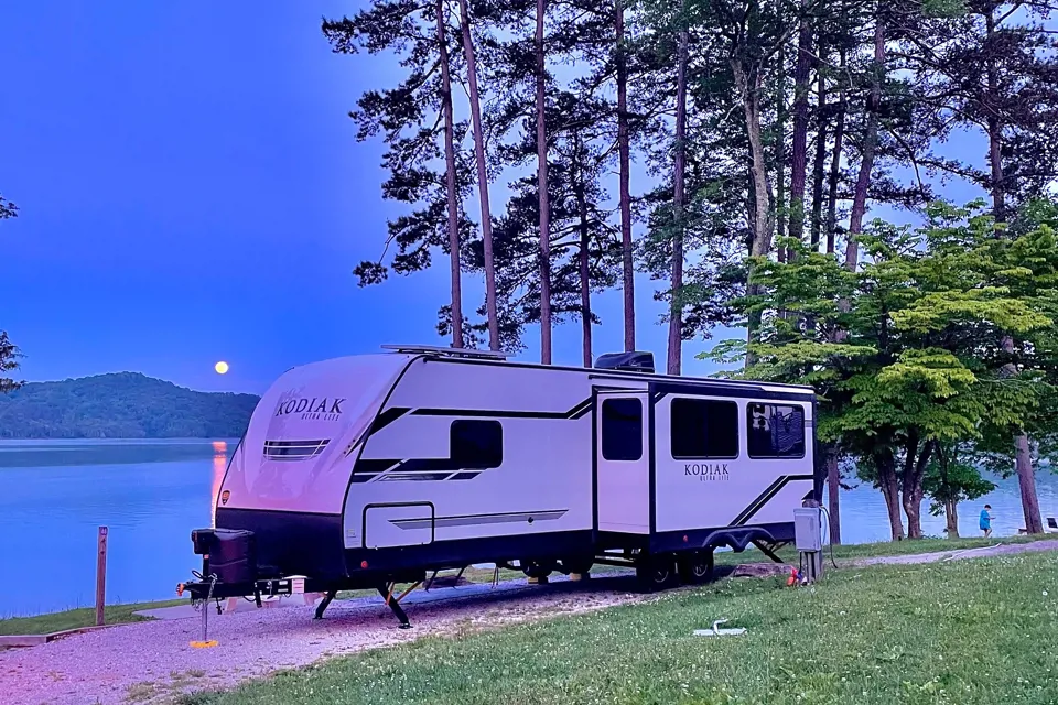 2021 Dutchmen Kodiak Ultra Light 296BHSL