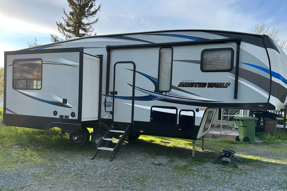 2017 Forest River RV Cherokee Arctic Wolf Limited 285DRL4