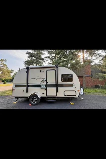 2017 Winnebago Winnie Drop