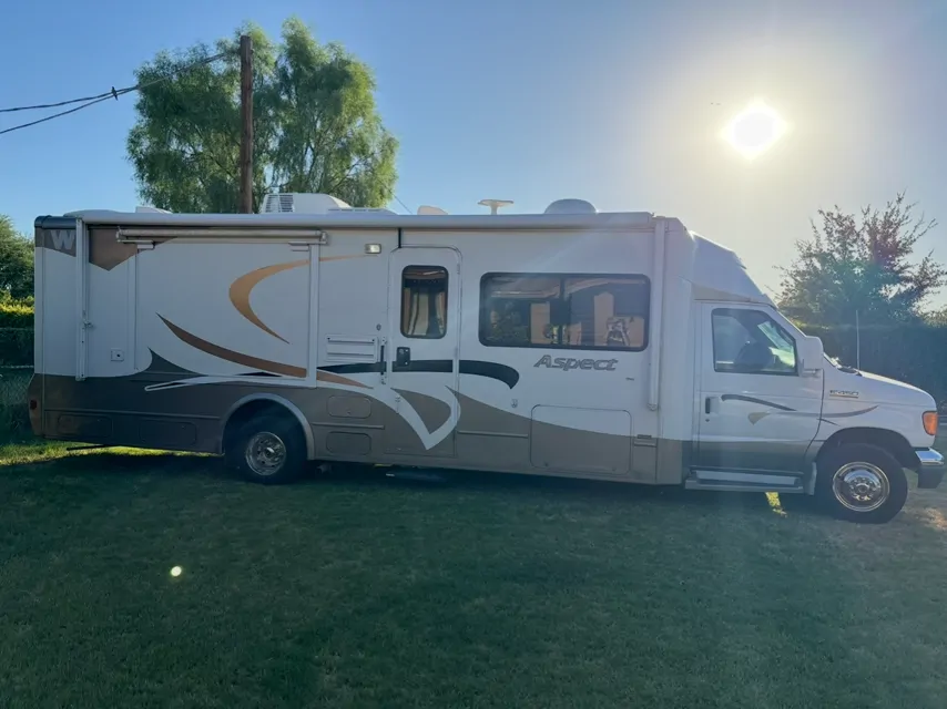 2006 Winnebago Aspect