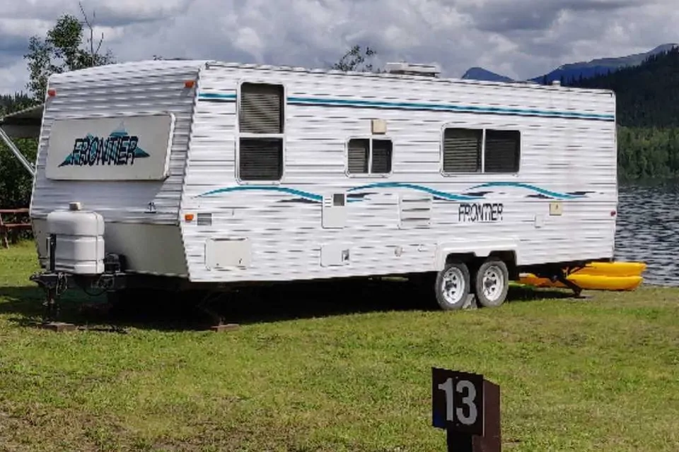 Rent my 2001 Frontier T27FR from 120/night RVezy