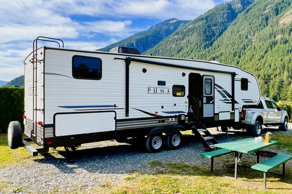Puma Palomino Fifth Wheel in El-Mirage, Arizona