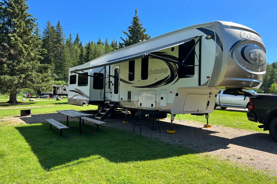 2019 Palomino Columbus 377MB