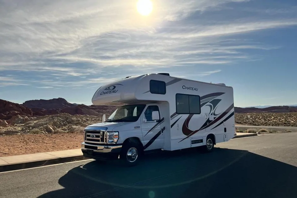 Brand-new 2024 Thor Chateau Class C 24ft. - FREE PRIVATE SHUTTLE - Knut -  à Las-Vegas, Nevada