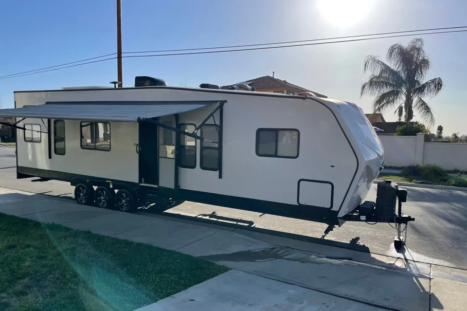 2017 Coachmen Power lite 