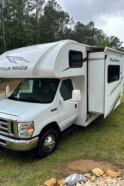 2025 Thor Motor Coach Four Winds 25V