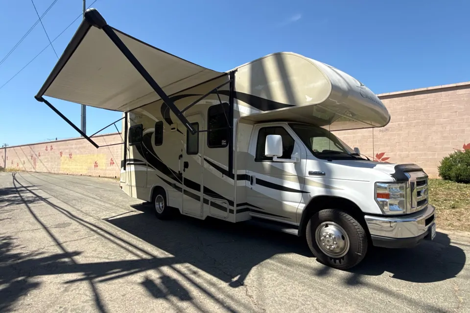 2016 Thor Motor Coach 24c