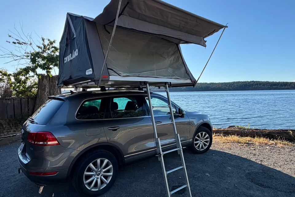 2013 Volkswagen Touareg rooftop tent