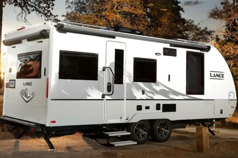 2021 Lance 2075