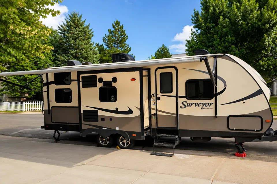 2017 Forest River Surveyor 247BHDS