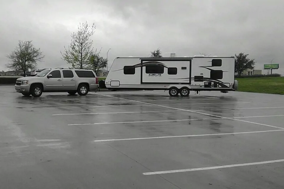 Javier 's Holiday Rambler Bunk Travel Trailer in Grand-Prairie, Texas