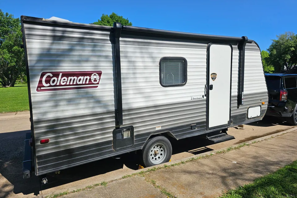 Treeva the Travel Trailer à DeSoto, Texas