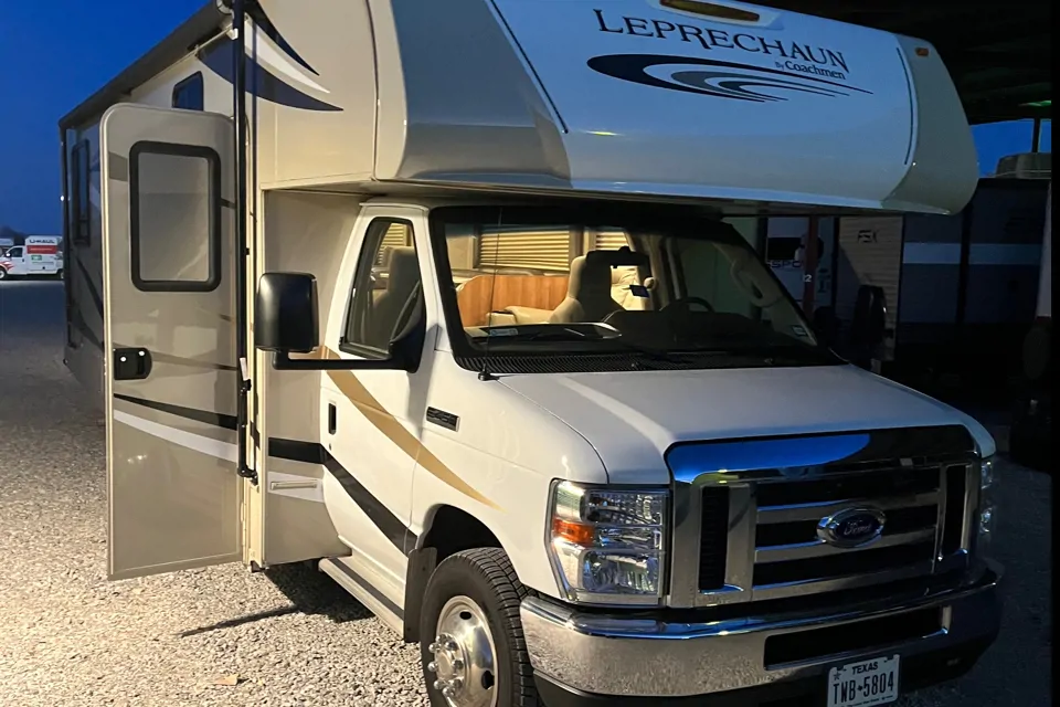 2019 Coachmen Leprechaun 319MB