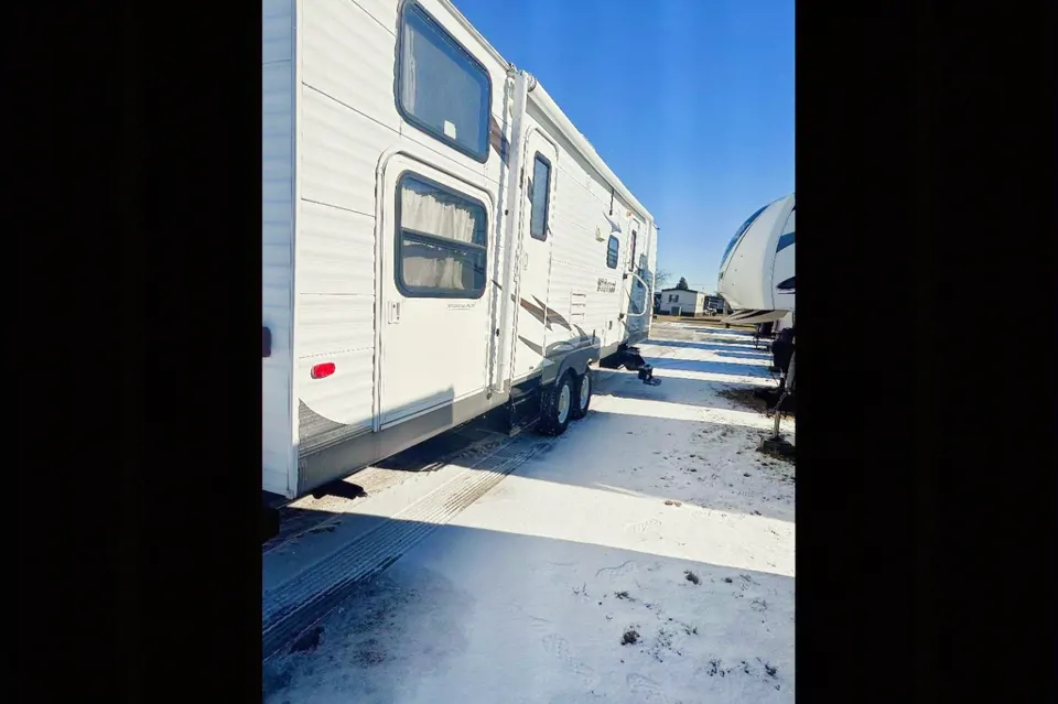 M & R RV'S (A) Fully remodeled Forest River Wildwood 29QBSS Travel Trailer à Holland, Ohio