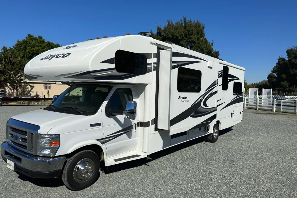 2018 Jayco Greyhawk w/Bunks Travel in Luxury in our camper in Oakley, California