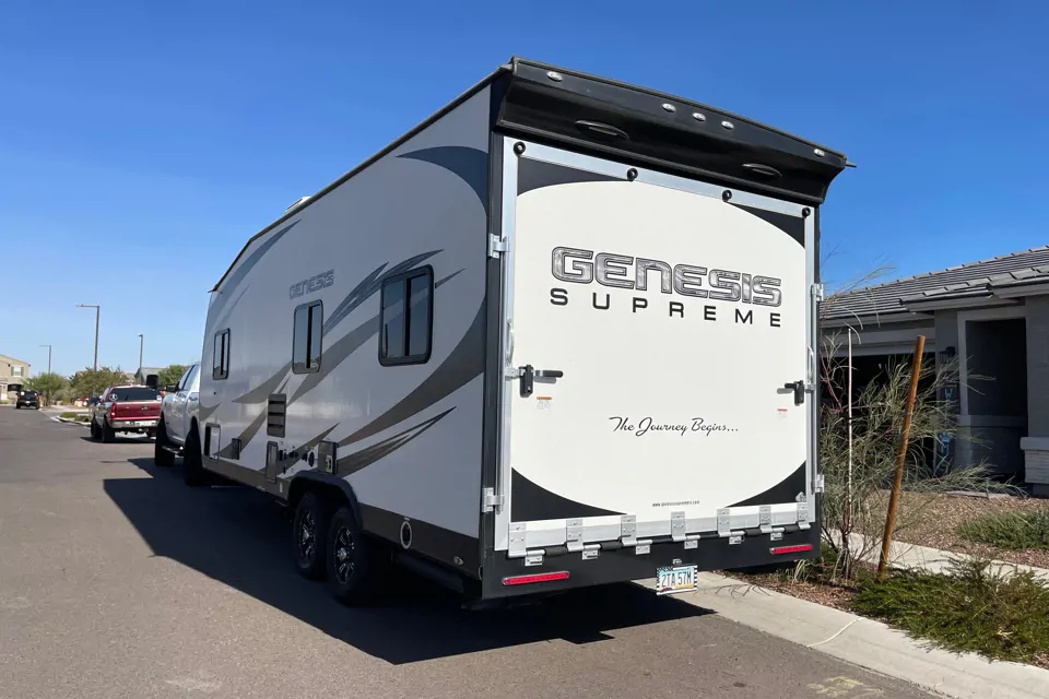 Roxy's Genesis Supreme 23FS Toy Hauler à Peoria, Arizona