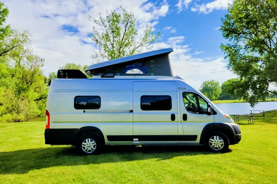 2023 Winnebago Solis 59px