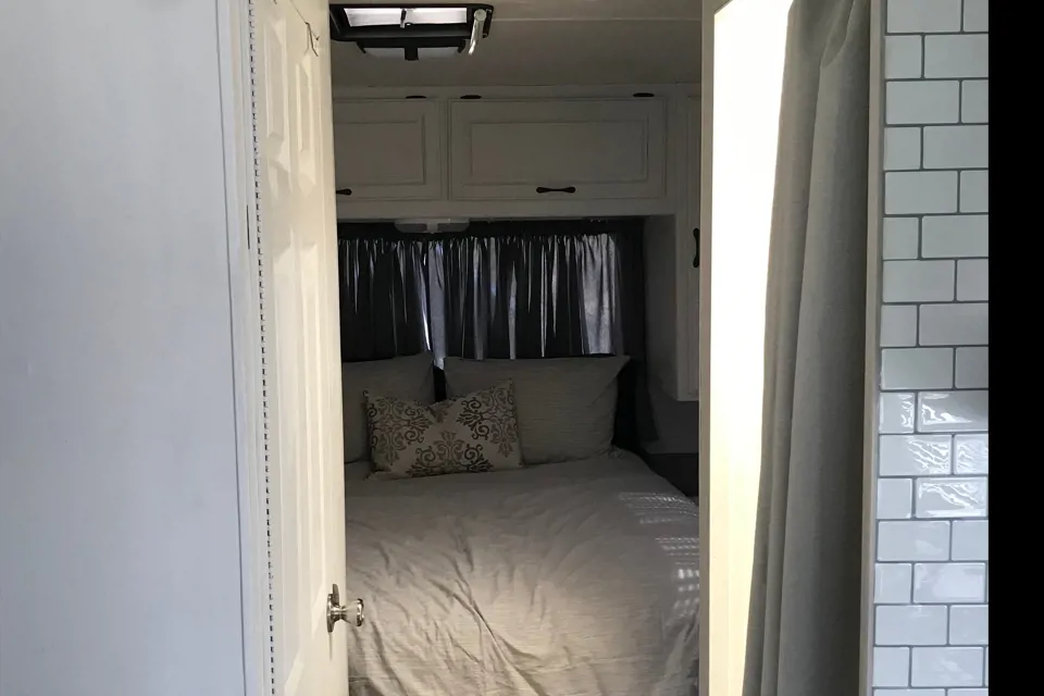 2005 Thor Motor Coach fourwind 