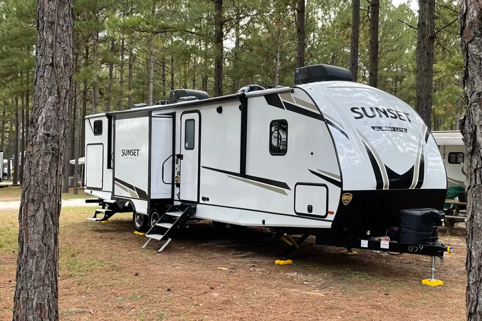 Megan's Crossroads Sunset Trail Travel Trailer à McGregor, Texas