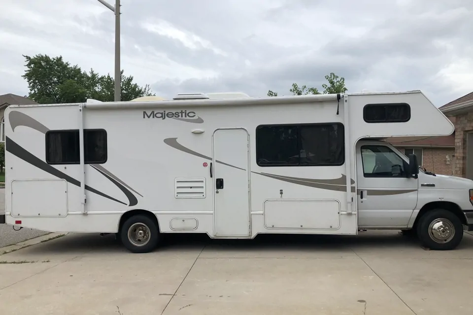 2011 Majestic 28a