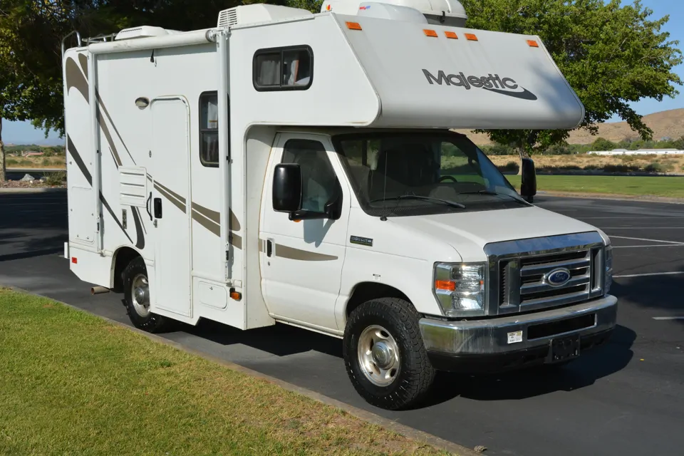 2017 Thor Motor Coach Majestic 19G