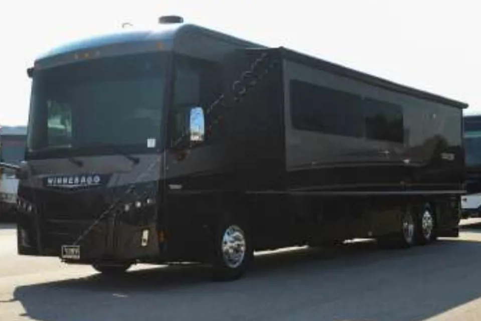 Awesome Contemporary Luxury RV Winnebago Horizon 42Q Class A à Lutz, Florida