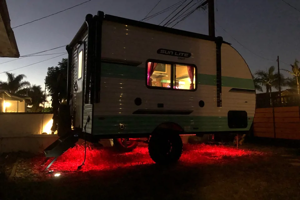Retro style 4 person 2022 sunlite sport camper in Oxnard, California