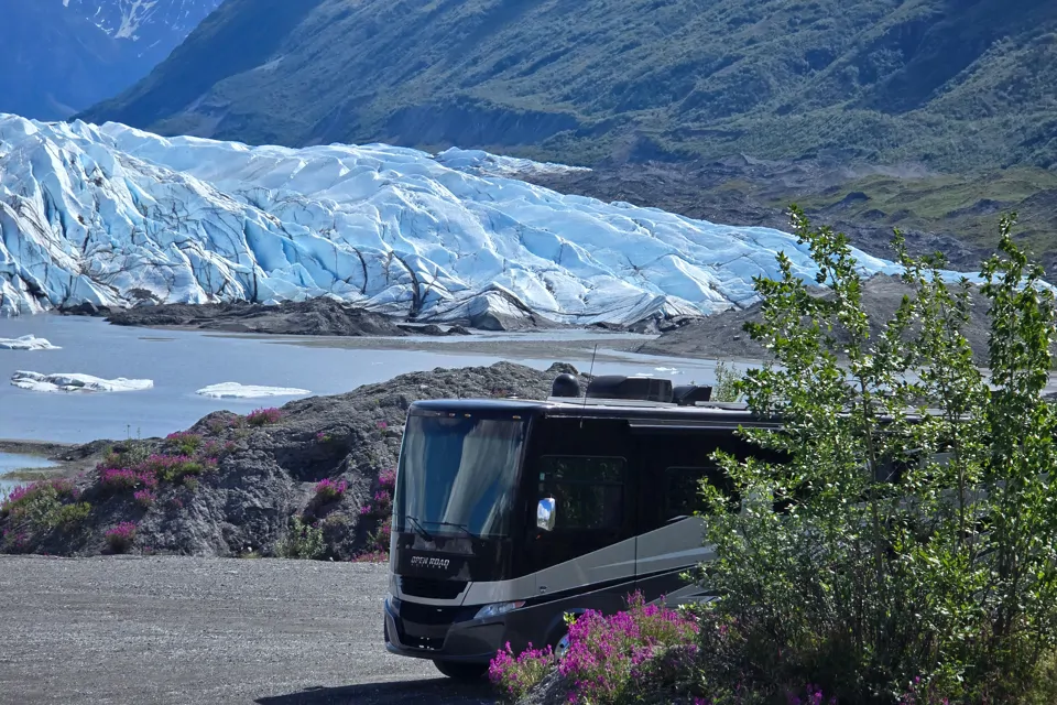 2022 Tiffin Motorhomes 36ua