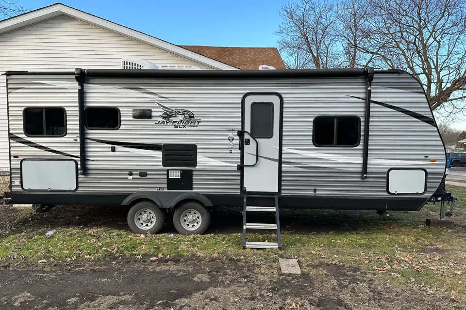 2020 Jayco Jay Flight SLX 245RLS Travel Trailer Sleeps 5! in Chenoa, Illinois