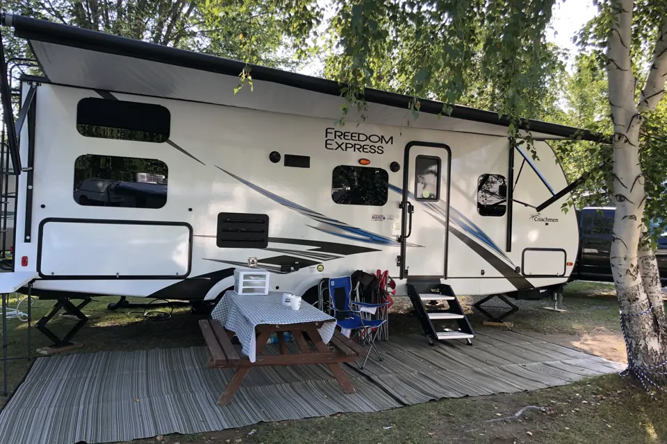 2020 Coachmen Freedom Express 257 BHS