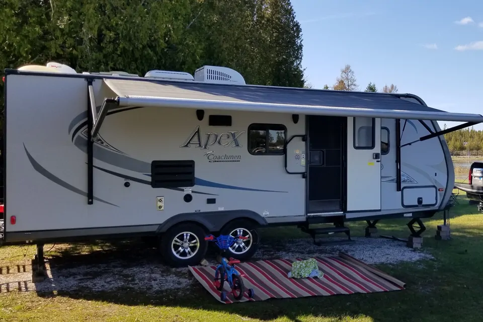 2017 Coachmen Ultralight apex