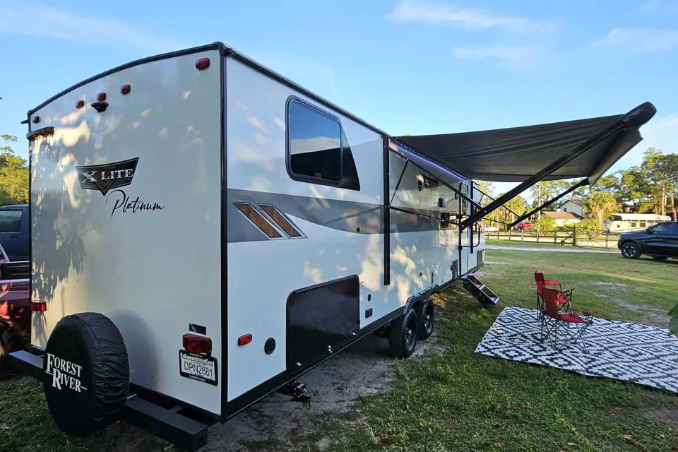 Dustin's Forest River Forest Wildwood Travel Trailer in Loxahatchee, Florida