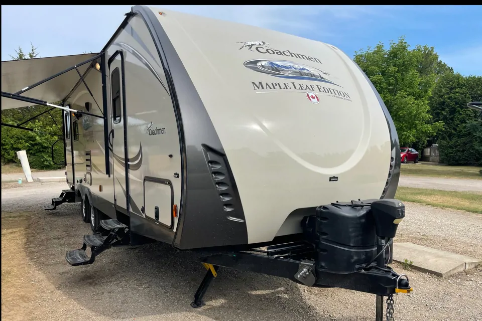 Raymond 's Coachmen Freedom Express Travel Trailer in Mississauga, Ontario