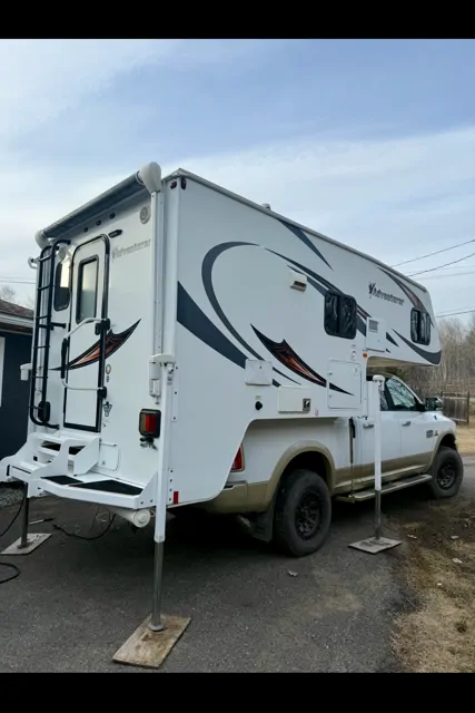 2017 Adventurer Manufacturing 89RBS