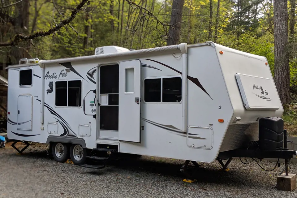 2010 Arctic Fox 27E