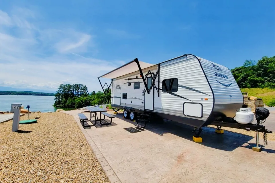 Bunks☆slide out☆Outdoor Kitchen in Sevierville, Tennessee