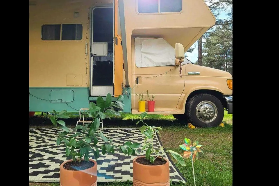 Class C pet and family friendly adventure rig in Jeffersonton, Virginia