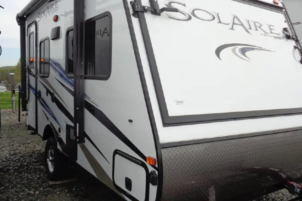 2019 palomino Solaire