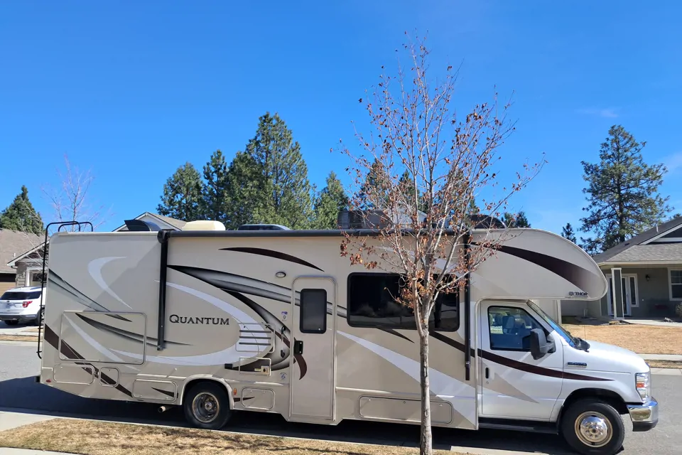 2017 Thor Motor Coach Quantum