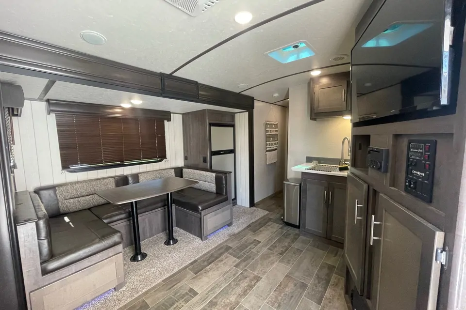 Family Friendly Travel Trailer-SUPER CLEAN! in Rancho-Cucamonga, California